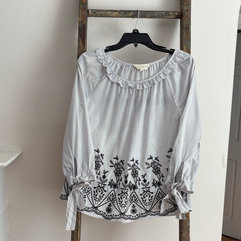 Sweet Wanderer White Blouse with Black Embroidery